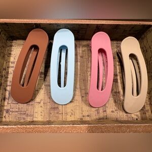 Set of Four Hair Clips in Assorted Colors